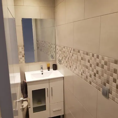 Apartamento De Un Dormitorio En Pleno Centro De Torremolinos *